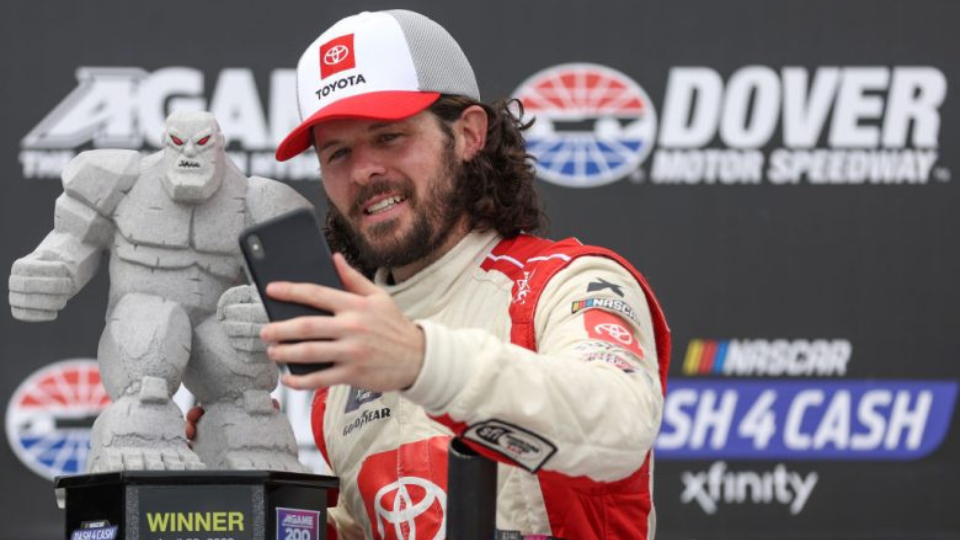 Ryan Truex rolls to first Xfinity Series win at Dover