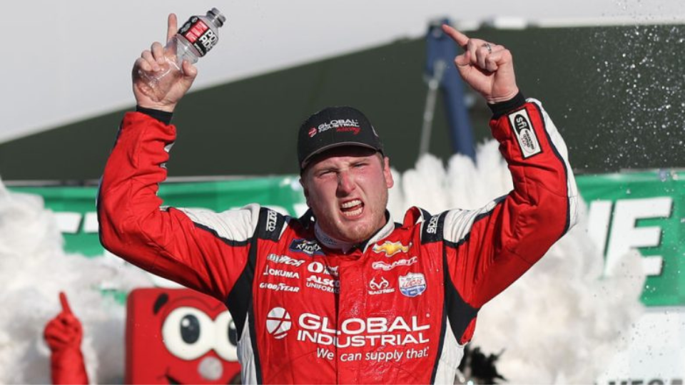 Austin Hill out-duels Chandler Smith in closing laps for Xfinity win at Las Vegas Motor Speedway