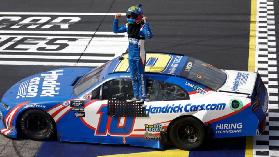 Kyle Larson outduels John Hunter Nemechek to win Xfinity Series race at Darlington